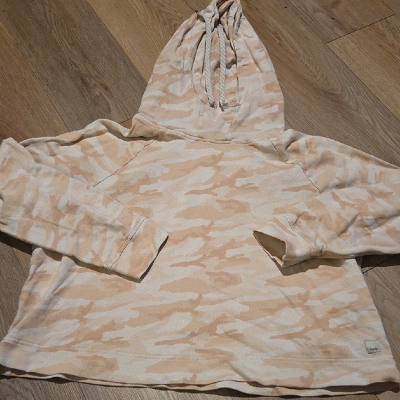 Vuori Tops - Vuori Camouflage Hoodie in Beige and White
